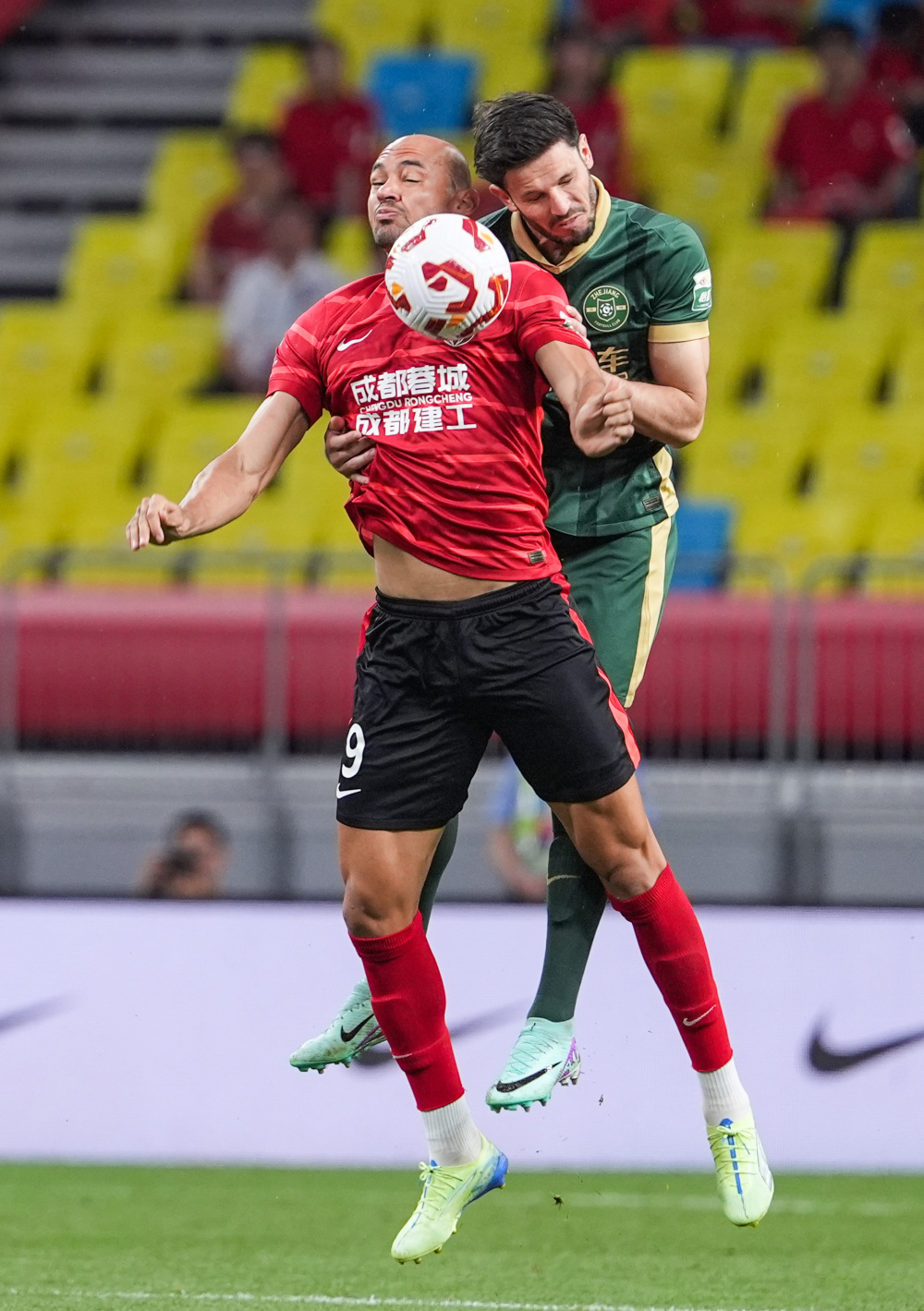 利雅得胜利vs赛哈特海湾：C罗领衔，马内、菲利克斯首发出战（C罗压阵，马内与菲利克斯首发，利雅得胜利迎战赛哈特海湾）