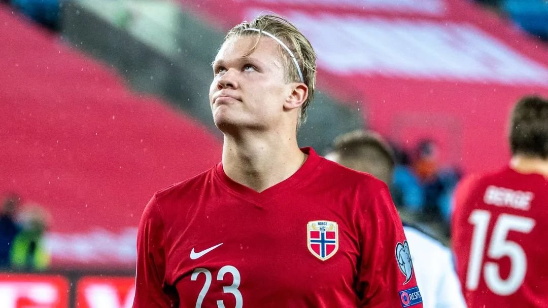 意媒：国米正在关注法兰克福的二号门将考阿-桑托斯（意媒：国际米兰有意法兰克福替补门将考阿·桑托斯）