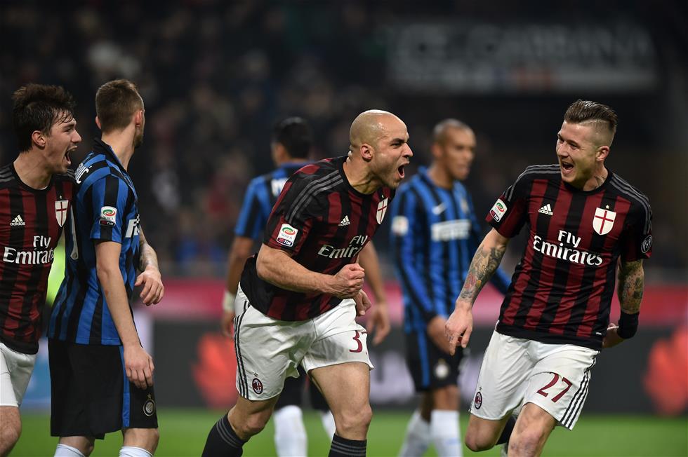 三连冠！上海海港加冕2025赛季中超冠军，摘下队史中超第四星（上海海港三连霸登顶2025中超，队史第四星入账）