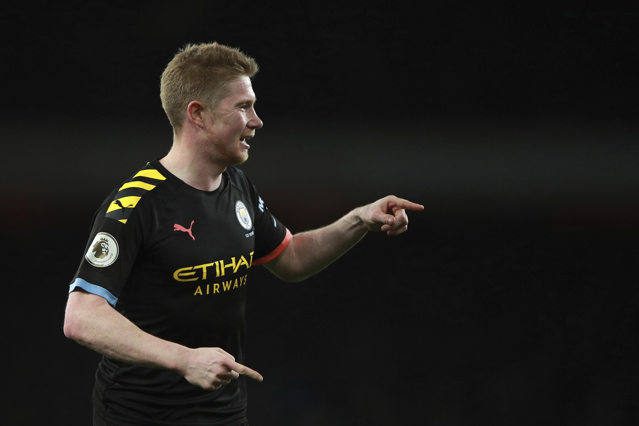 球迷：这球不进都对不起场地（球迷感叹：不进都对不起这草皮）