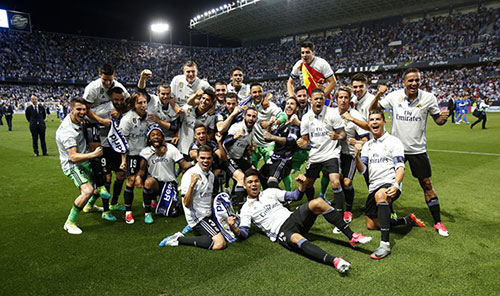 德容恩谈赢切尔西：他们是世俱杯冠军，但我们清楚该如何去踢（德容恩谈胜切尔西：对手虽是世俱杯冠军，我们清楚怎么踢）