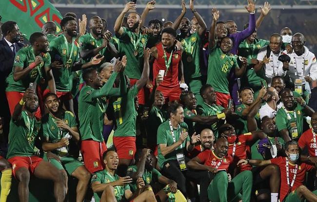 德拉富恩特：我们和巴萨的关系很好；卡瓦哈尔能赶上世界杯（德拉富恩特：与巴萨关系良好，卡瓦哈尔有望赶上世界杯）