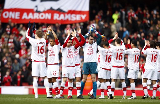 记者：下个月刘祝润就要当爸爸了，孩子会在大连出生（记者：刘祝润下月将升级当爸，宝宝将在大连降生）